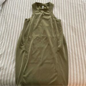 LIKE NEW Lululemon softstreme back in action dress, size 4
